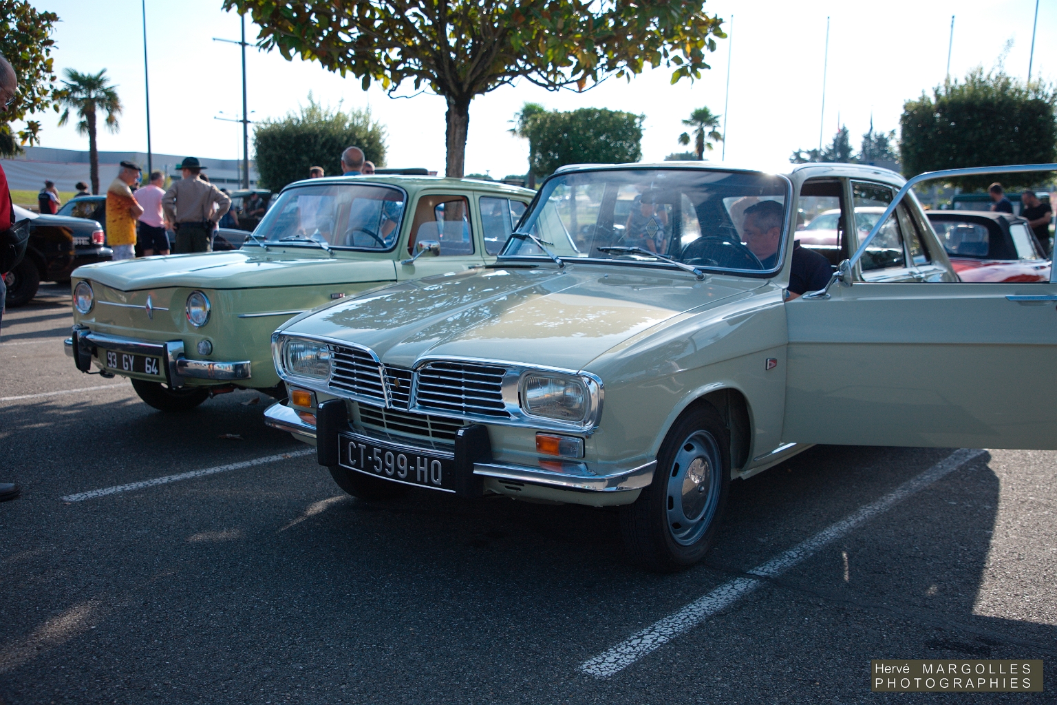 Renault 8 - 16.jpg